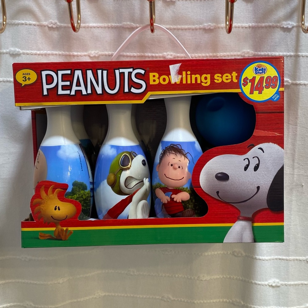 Peanuts bowling set